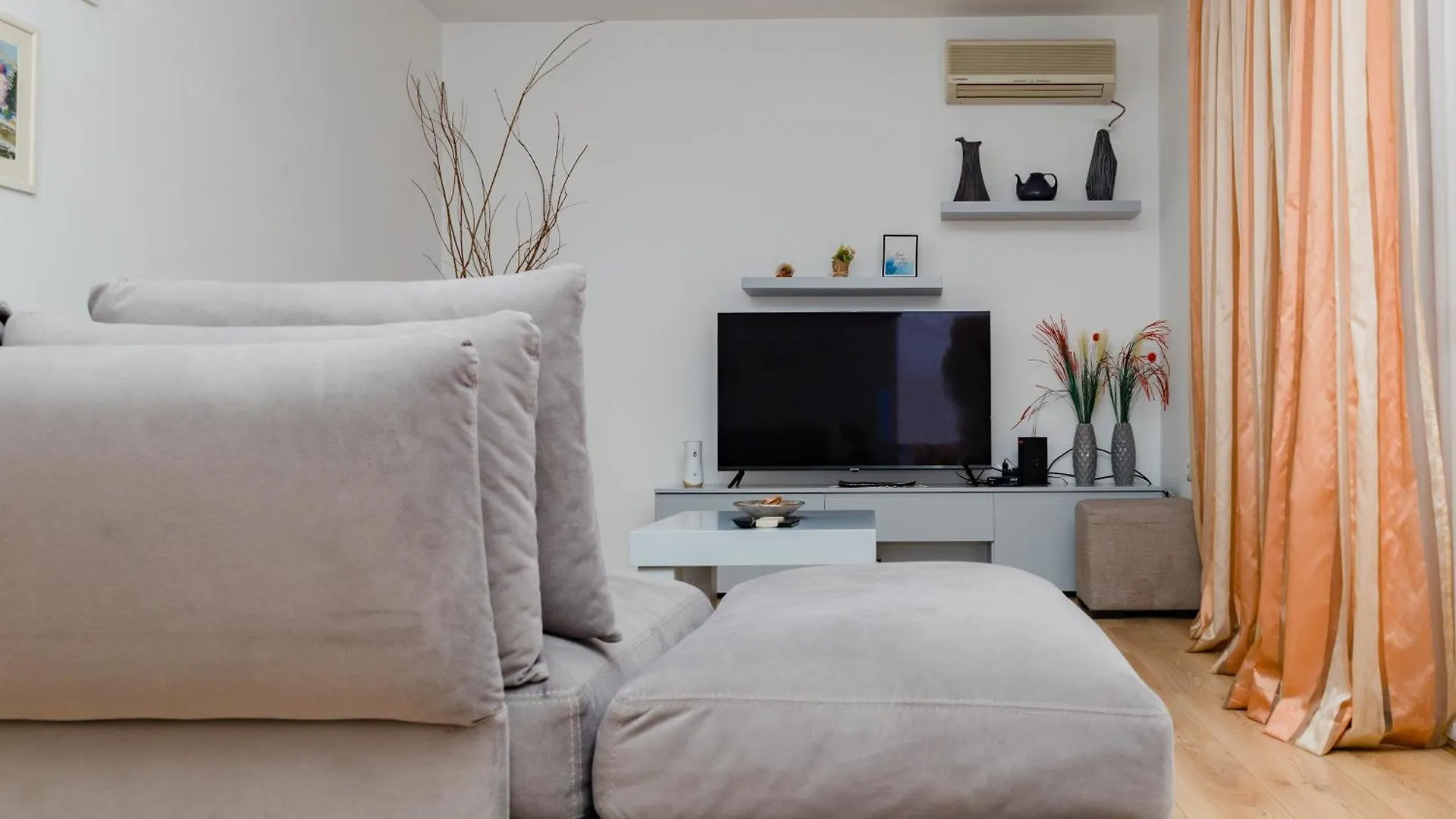 Apartment Modern Oasis Near Park & Stadium Tirana